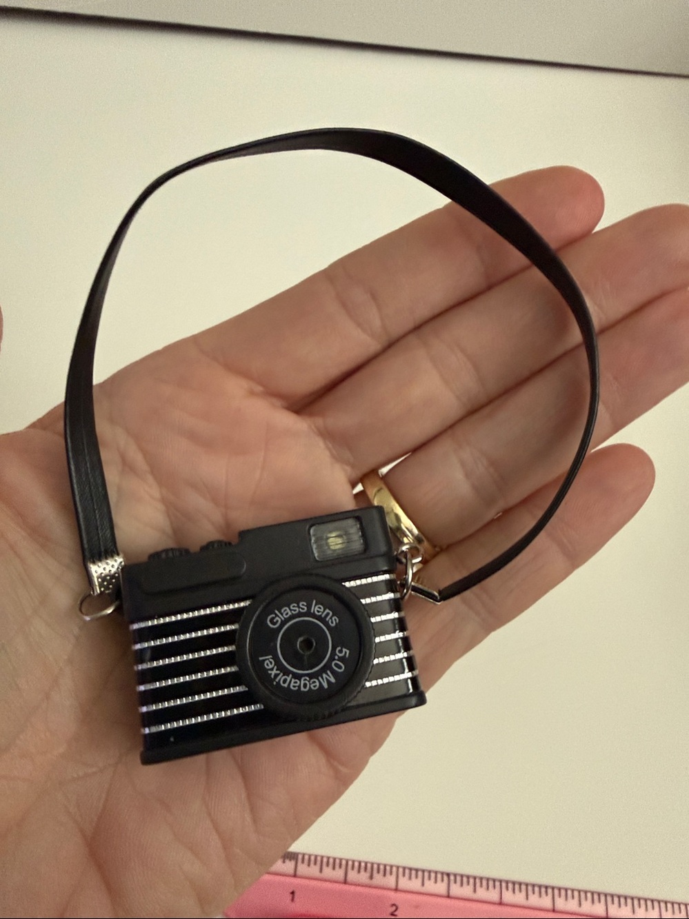 Set of 4 Miniature Vintage Style Cameras, New- Key Chain, Display Etc. - Picture 7 of 9